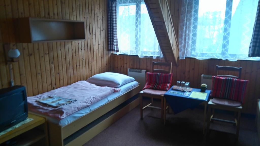 Penzion Encian Mýto pod Ďumbierom Rum bild