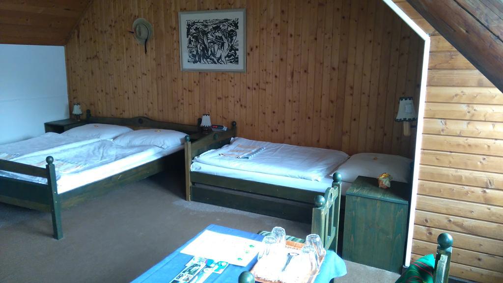 Penzion Encian Mýto pod Ďumbierom Rum bild