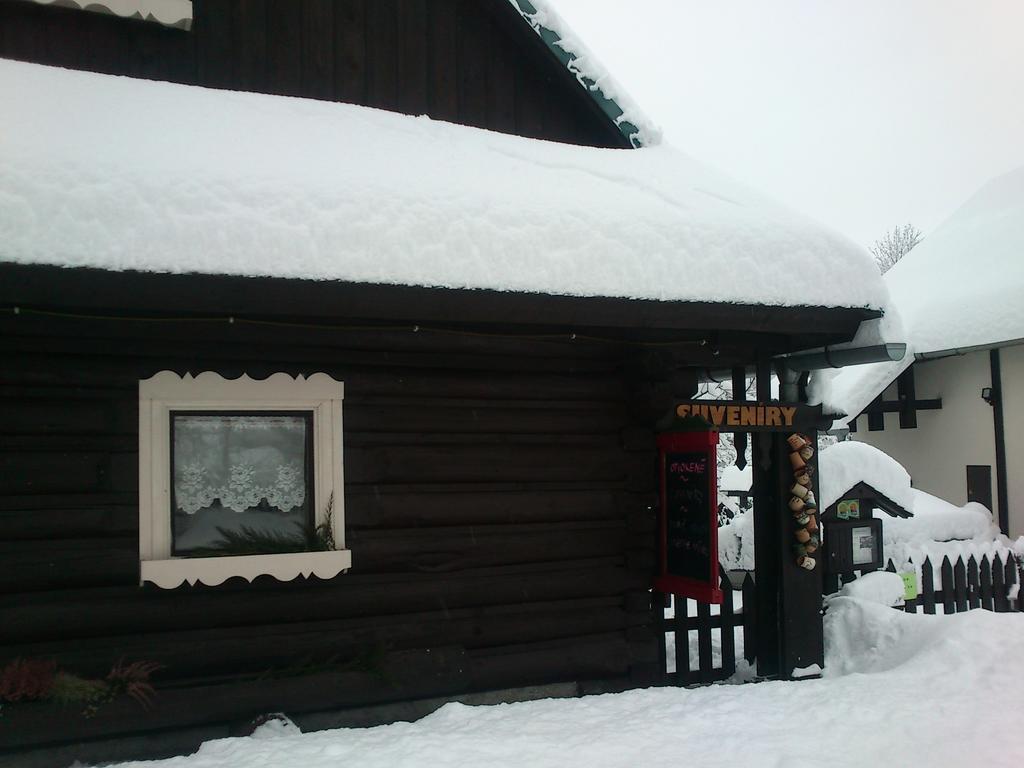 Penzion Encian Mýto pod Ďumbierom Exteriör bild